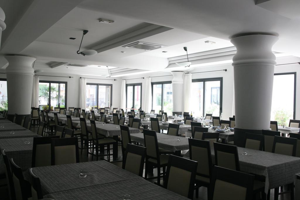 Hotel Stanchini Bellaria-Igea Marina Exterior foto